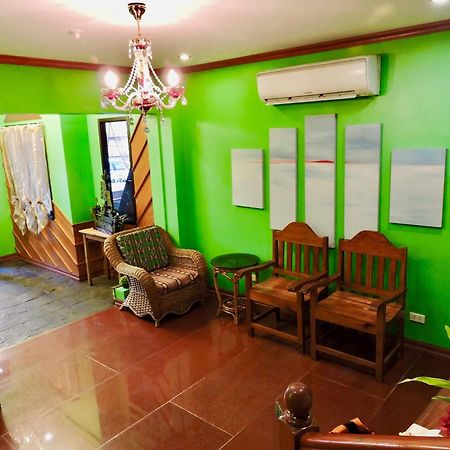 Tinhat Halal حلال Certified Boutique Hotel And Restaurant Davao Stadt Exterior foto