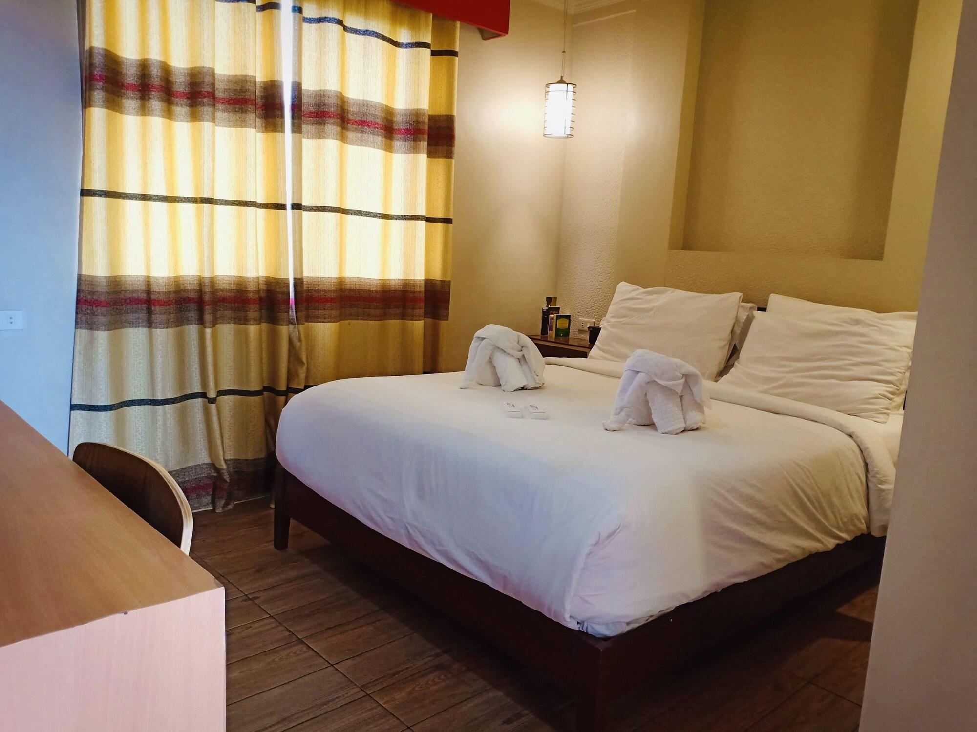 Tinhat Halal حلال Certified Boutique Hotel And Restaurant Davao Stadt Exterior foto