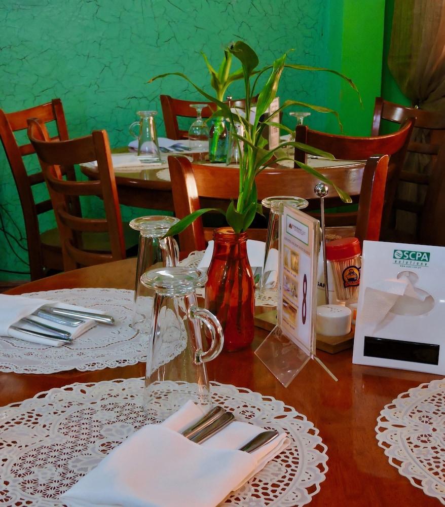 Tinhat Halal حلال Certified Boutique Hotel And Restaurant Davao Stadt Exterior foto