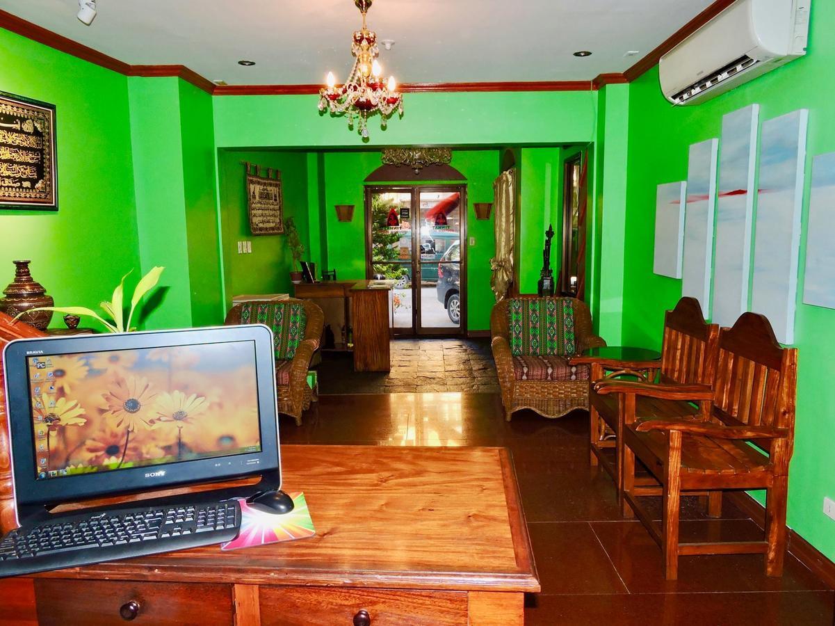 Tinhat Halal حلال Certified Boutique Hotel And Restaurant Davao Stadt Exterior foto