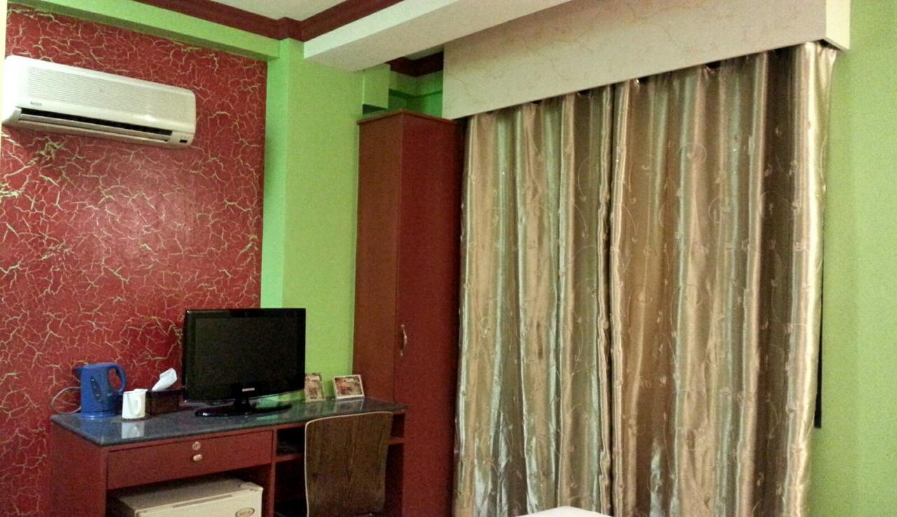 Tinhat Halal حلال Certified Boutique Hotel And Restaurant Davao Stadt Exterior foto