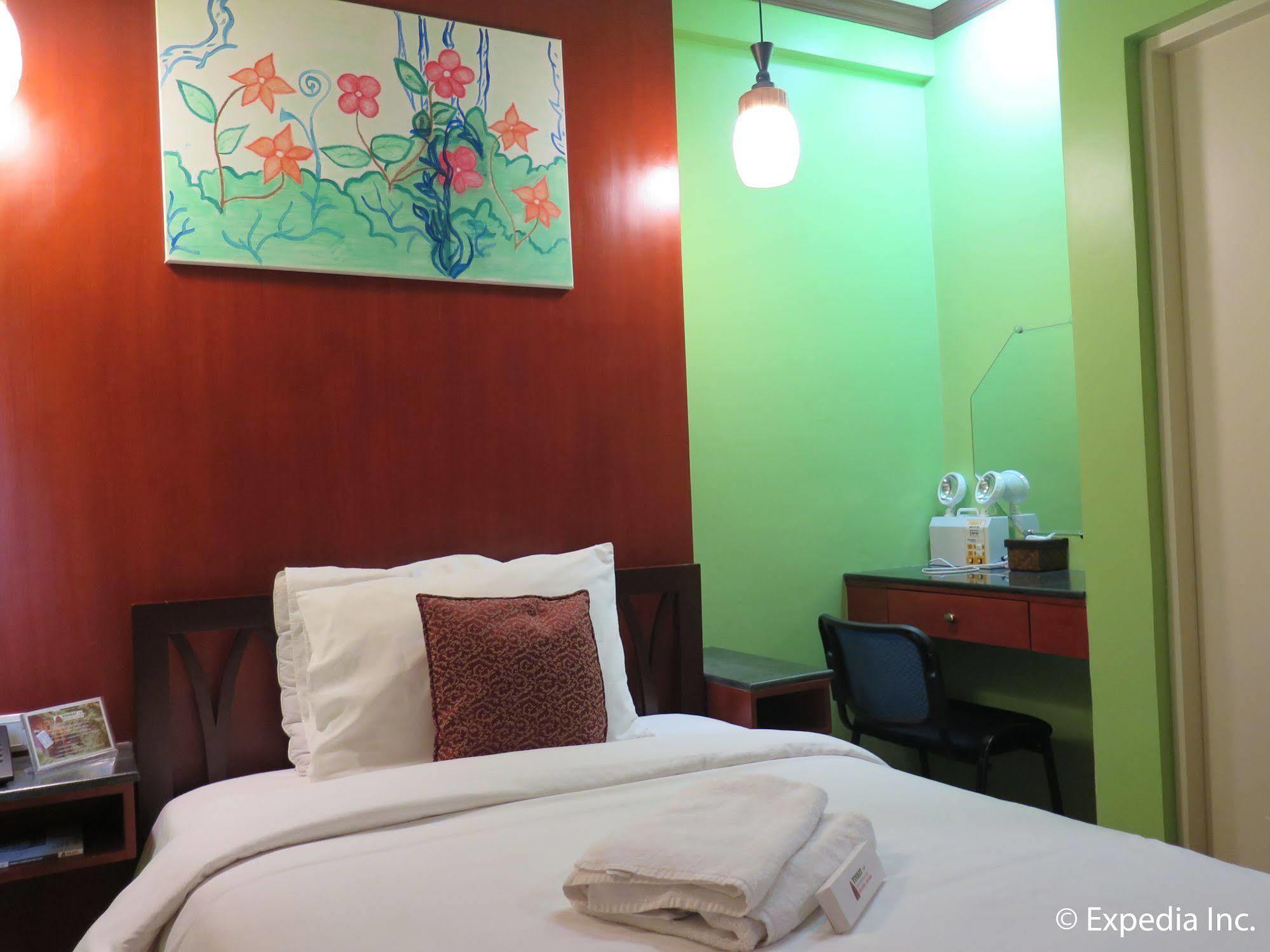 Tinhat Halal حلال Certified Boutique Hotel And Restaurant Davao Stadt Exterior foto
