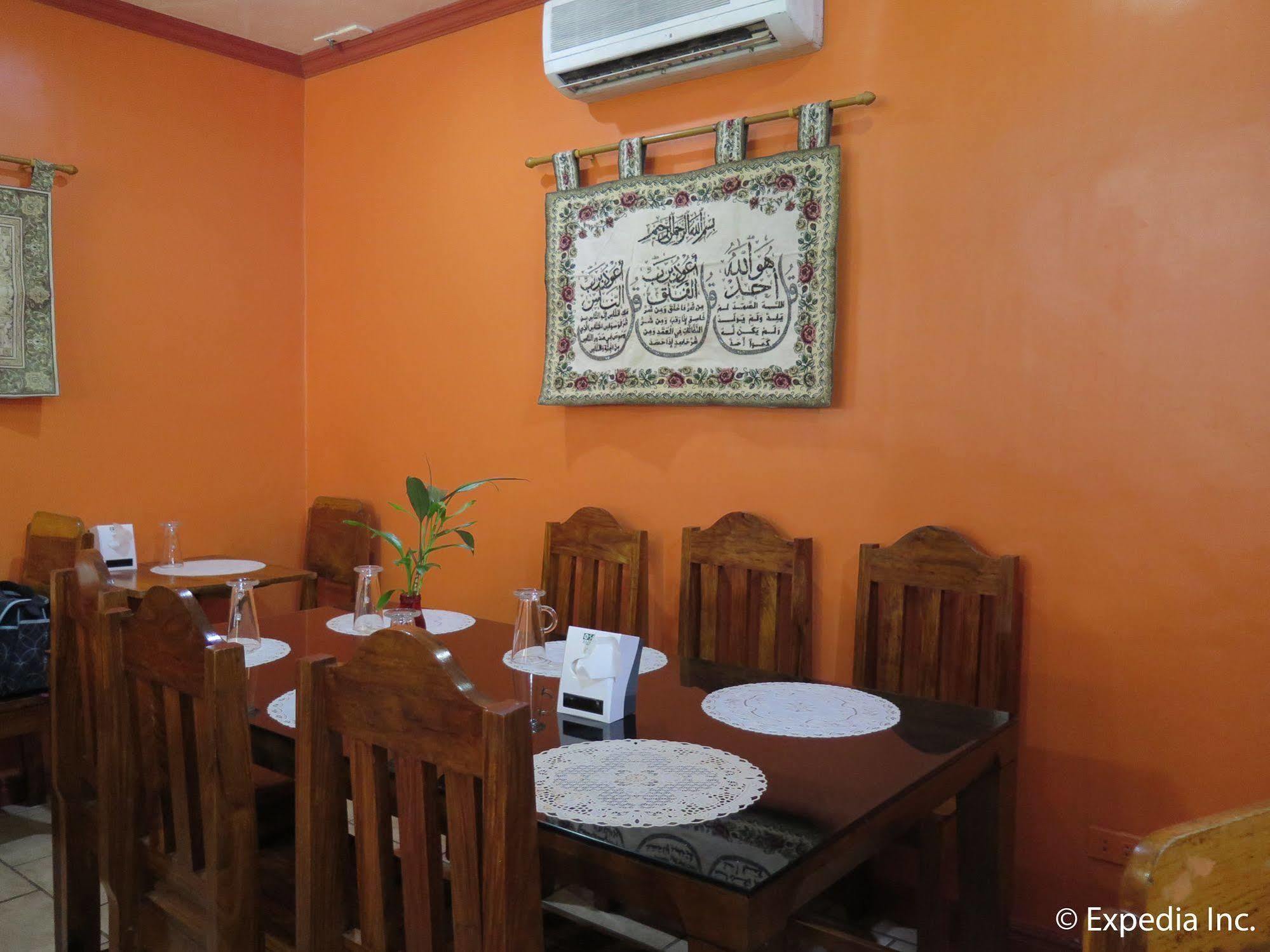 Tinhat Halal حلال Certified Boutique Hotel And Restaurant Davao Stadt Exterior foto