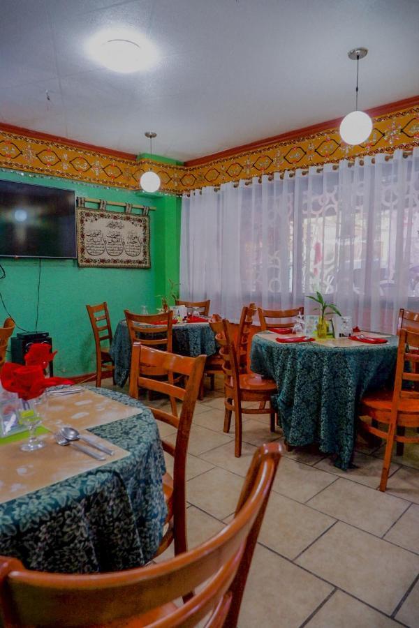 Tinhat Halal حلال Certified Boutique Hotel And Restaurant Davao Stadt Exterior foto